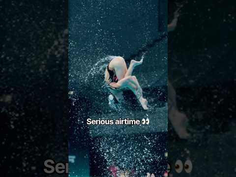 Permission to land 📞 #artisticswimming #air #lift #airtime #worldaquatics