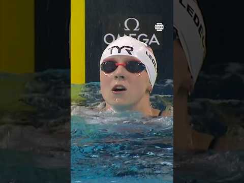 Beating the old record by almost 10 (!) seconds 🤯 #worldrecord #swimming #worldcup
